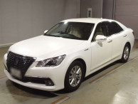 2013 Toyota Crown Hybrid