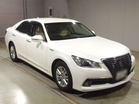 2013 Toyota Crown Hybrid AWS210[2]