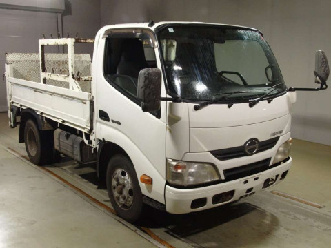 2012 Hino DUTRO XZU605M[2]