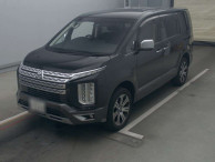 2019 Mitsubishi Delica D5