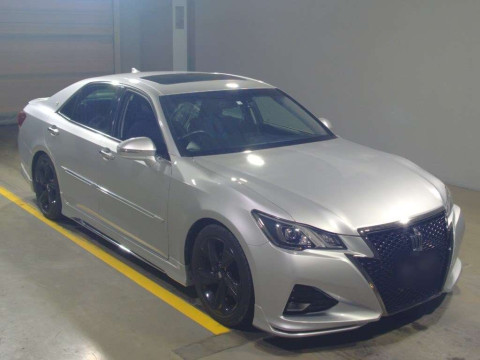 2015 Toyota Crown ARS210[2]