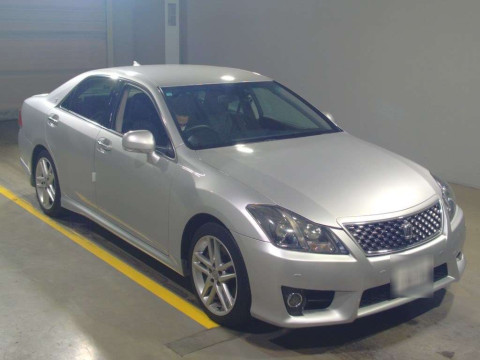 2012 Toyota Crown GRS204[2]