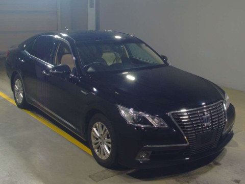 2013 Toyota Crown Hybrid AWS210[2]