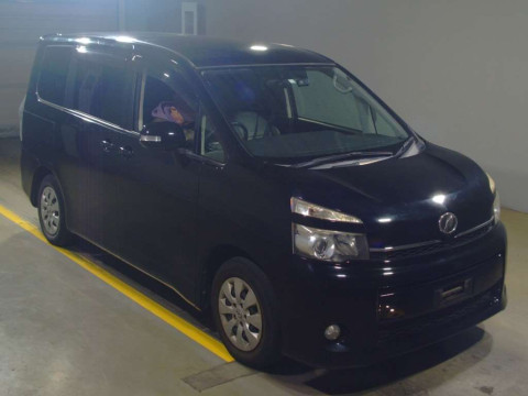 2012 Toyota Voxy ZRR70G[2]