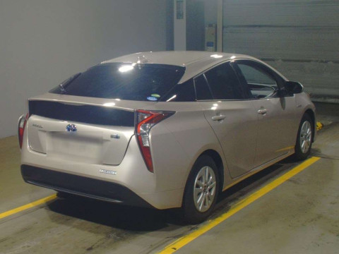 2016 Toyota Prius ZVW50[1]