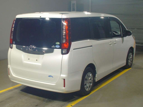 2016 Toyota Noah ZRR80G[1]