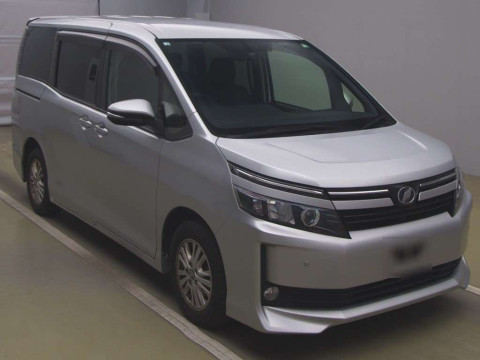 2014 Toyota Voxy ZRR80G[2]