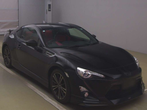 2013 Toyota 86 ZN6[2]