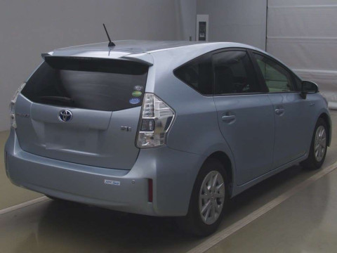 2014 Toyota Prius alpha ZVW41W[1]