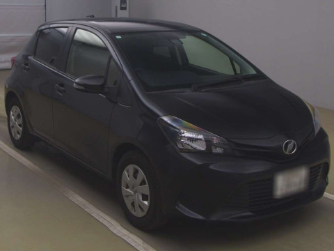 2015 Toyota Vitz NSP130[2]