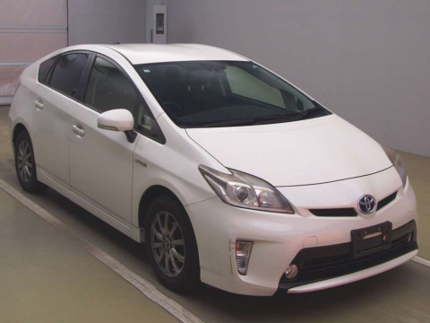 2012 Toyota Prius ZVW30[2]