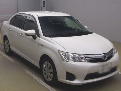 2013 Toyota Corolla Axio NKE165[2]