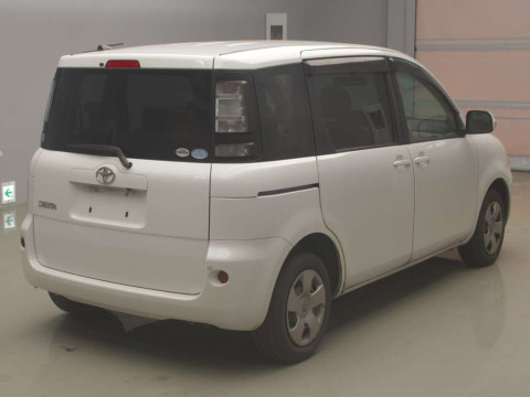 2011 Toyota Sienta NCP81G[1]