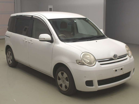 2011 Toyota Sienta NCP81G[2]