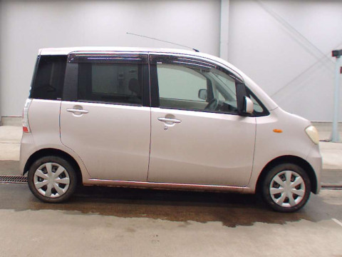 2011 Daihatsu Tanto exe L465S[2]