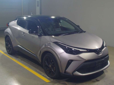 2022 Toyota C-HR NGX50[2]