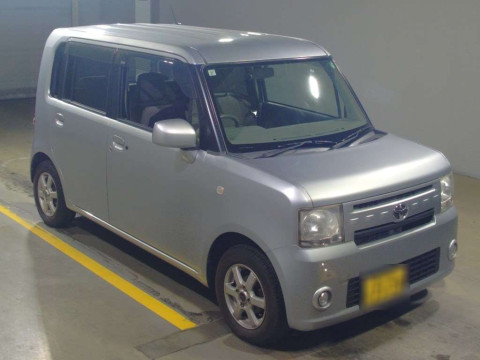 2013 Toyota Pixis Space L575A[2]