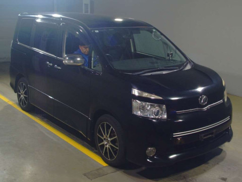 2009 Toyota Voxy ZRR70W[2]