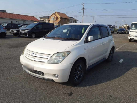 2005 Toyota IST NCP61[0]