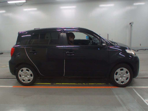 2010 Toyota IST NCP110[2]