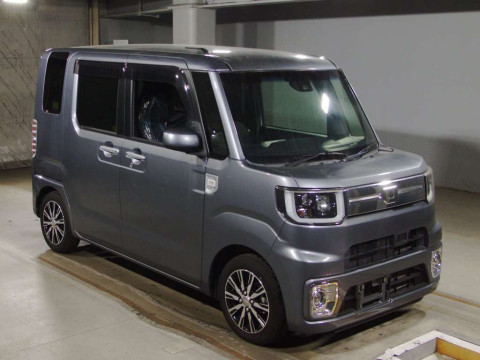 2017 Daihatsu Wake LA700S[2]