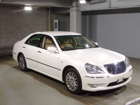 2004 Toyota Crown Majesta UZS186[2]