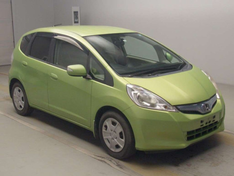 2011 Honda Fit Hybrid GP1[2]