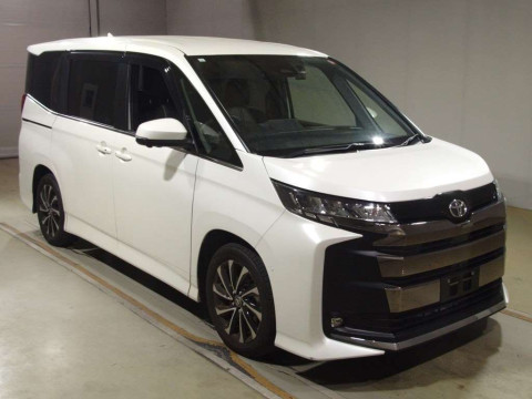 2023 Toyota Noah MZRA90W[2]