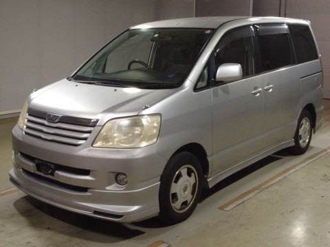 2003 Toyota Noah AZR60G[0]