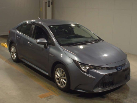 2019 Toyota Corolla Sedan ZWE211[2]