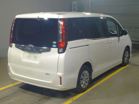 2015 Toyota Noah ZRR80G[1]