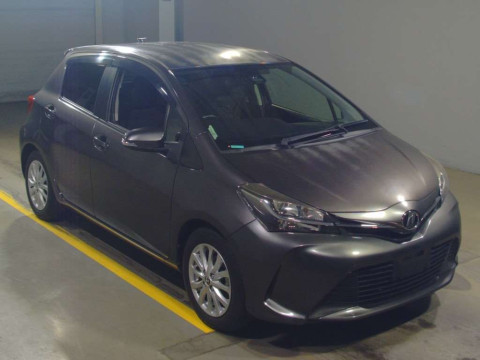 2015 Toyota Vitz NSP130[2]