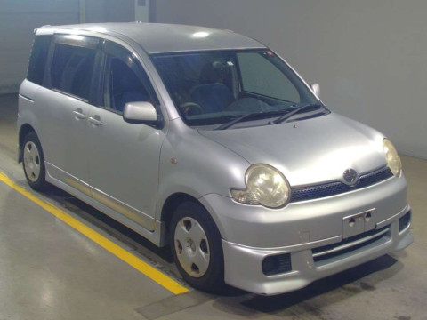 2004 Toyota Sienta NCP81G[2]