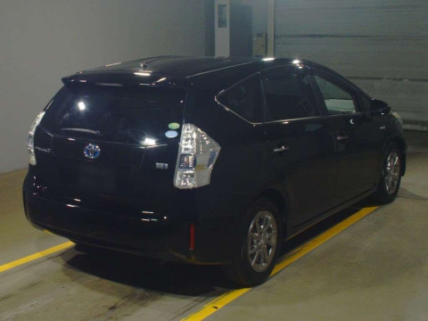 2014 Toyota Prius alpha ZVW41W[1]