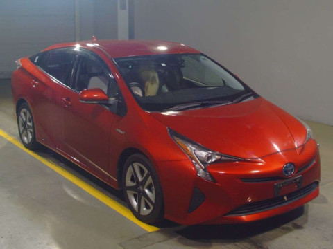 2016 Toyota Prius ZVW50[2]