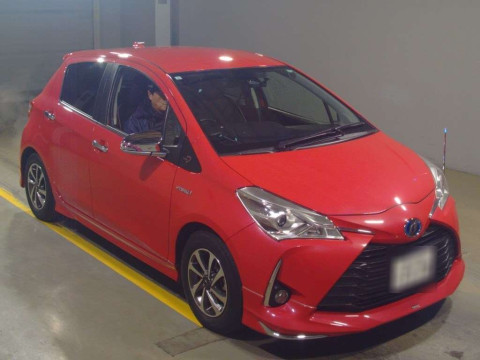 2017 Toyota Vitz NHP130[2]