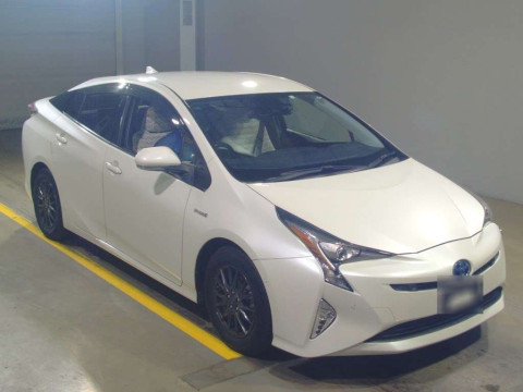 2018 Toyota Prius ZVW50[2]