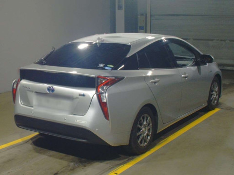 2016 Toyota Prius ZVW51[1]