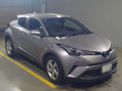 2019 Toyota C-HR ZYX10[2]