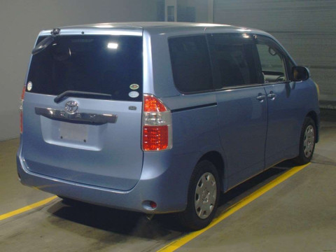 2008 Toyota Noah ZRR70G[1]