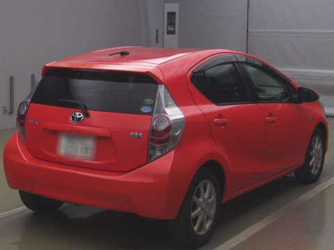 2012 Toyota Aqua NHP10[1]