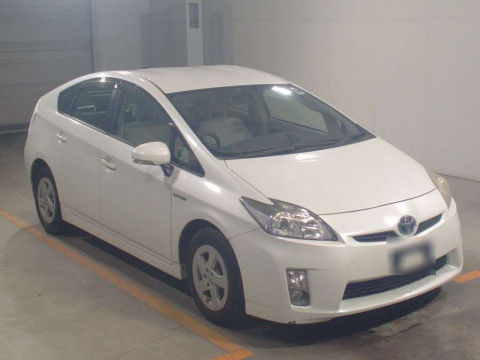 2011 Toyota Prius ZVW30[2]