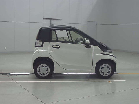 2022 Toyota C+Pod RMV12[2]