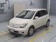 2004 Toyota IST