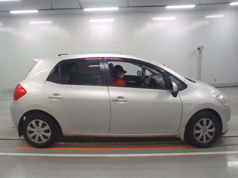 2008 Toyota Auris ZRE152H[2]