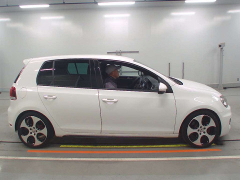 2012 Volkswagen Golf 1KCCZ[2]