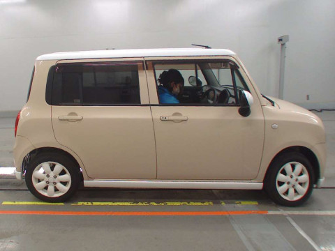 2011 Suzuki ALTO Lapin HE22S[2]