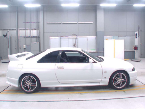 1995 Nissan Skyline BCNR33[2]