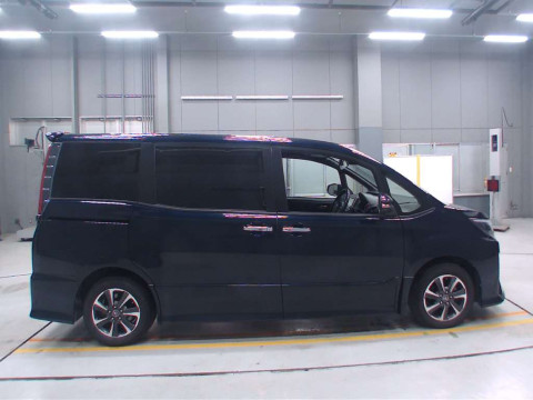 2017 Toyota Noah ZRR80W[2]