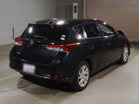 2016 Toyota Auris NZE181H[1]